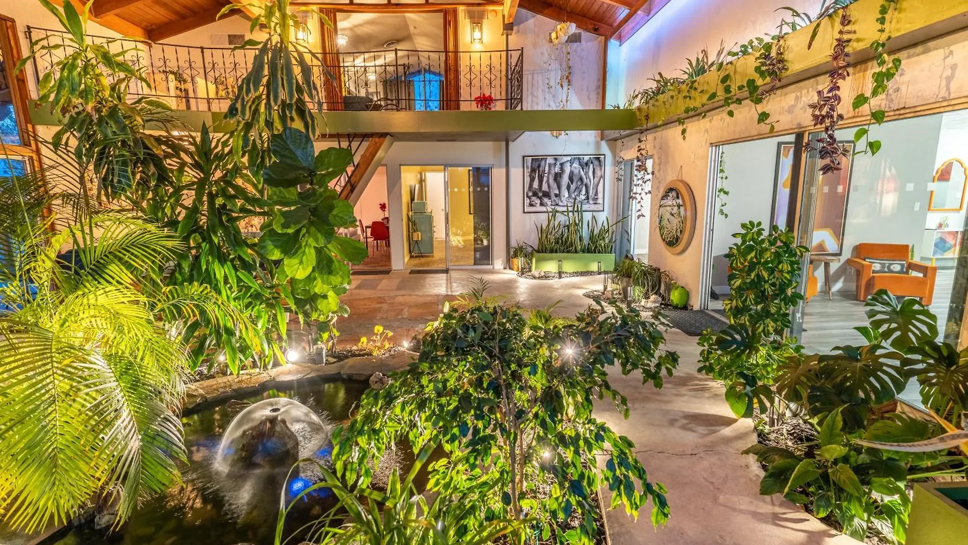 Las Vegas Oasis Home Primary Nyaraló Las Vegas